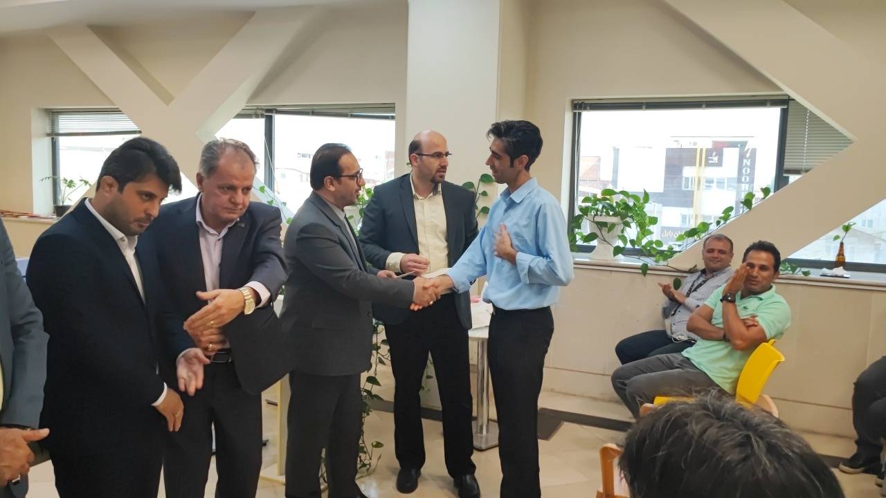 تقدیر از پرسنل ایرانسل 1