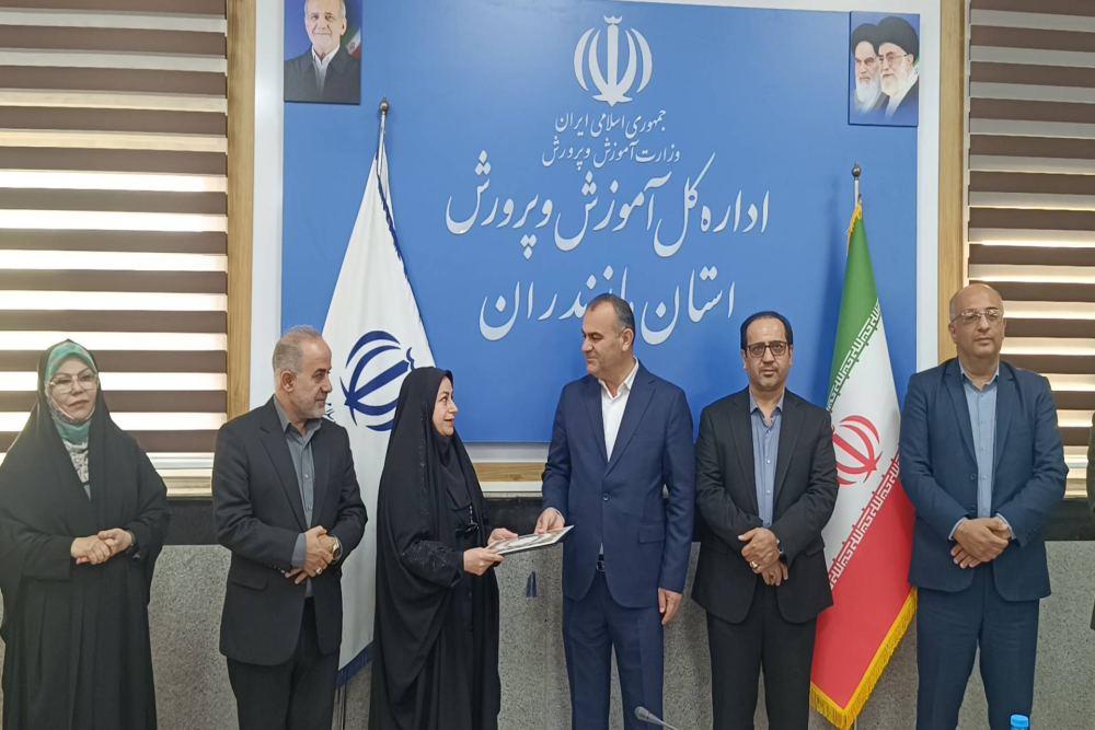 تقدیر از دانش آموزان برتر طرح ایران دیجیتال مازندران