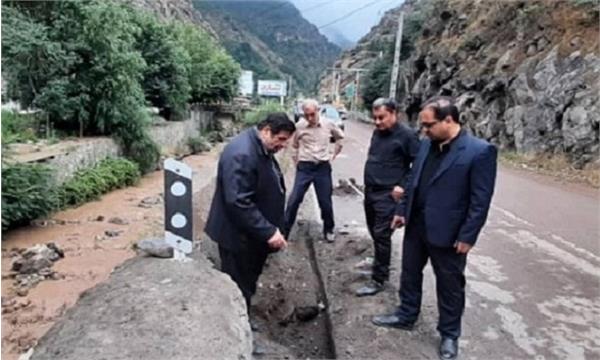 تلاش جهت پایداری شبکه های ارتباطی مناطق سیل زده غرب مازندران ادامه دارد.