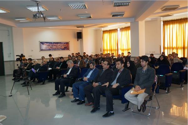 برگزاری همایش و کارگاه آموزشی با محوریت توسعه دولت الکترونیک