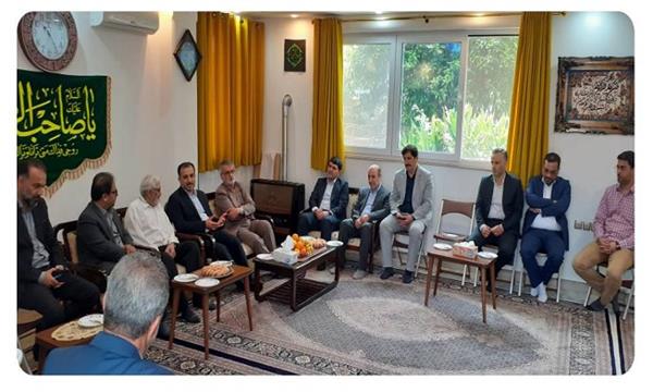 معاون وزیر ارتباطات با خانواده شهید مهدی لپاسر دیدار کرد